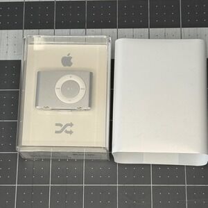 Apple iPod Shuffle 2nd Generation 1GB Silver MP3 Player MB225LLA A1204 SEALED
